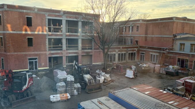 zdjęcie budowanej szkoły